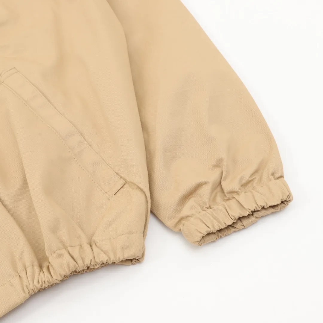 P540 Polo Ralph Lauren R01 Clean fit vintage retro zipper jacket. This is a couple style that can be worn by both boys and girls. It is an eternal classic. The fabric is really different from others. The new model is not as stiff as the old model. I think it is easier to wear. The most classic one is probably it. It is 100% pure cotton. The hardness is just right and not that stiff!! This is this year's upgrade, but I feel it is better to wear. The embroidery on the chest is all German Oman embroidery fiber with original data. The embroidery process is very particular. The Japanese Tajima machine is used to ensure the embroidery is exquisite and three-dimensional, which is what I said is different from what is on the market. Regarding the workmanship, the version is loose and can be worn by boys and girls!! The jacket may be worn for a longer period of time, and the Mid-Autumn Festival is about to go out in October. Retro will never go out of style. Color: Khaki Navy Size: S-XL
